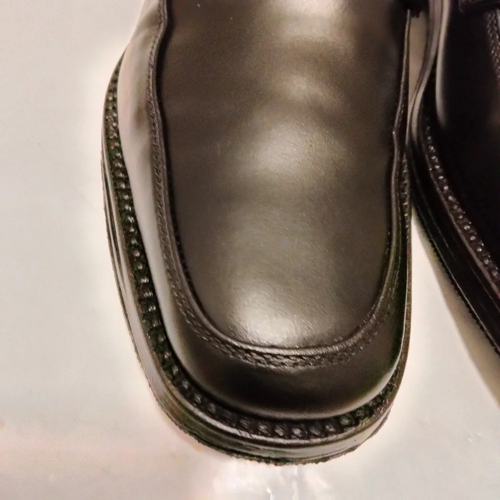 Gucci Men's Mogan Leather Penny Loafers - Picture 2 of 11